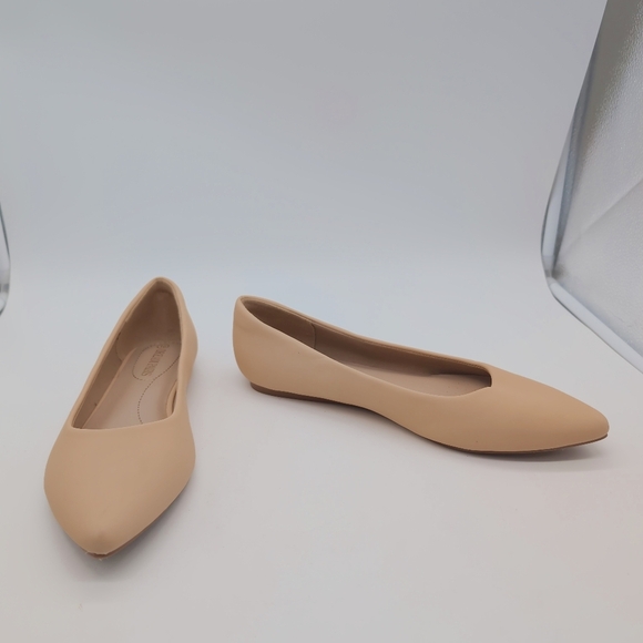 Elegant Peach/ Tan Women's Flats Dream Pairs Sz 10 - Picture 2 of 8